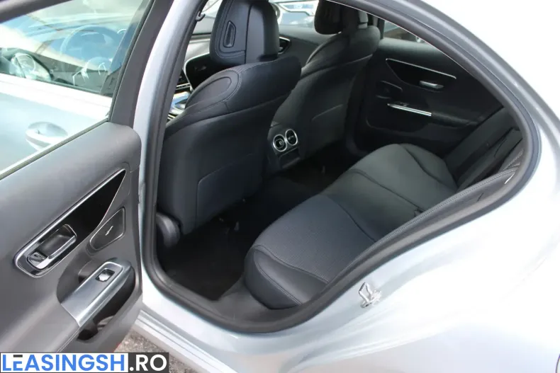 Mercedes-Benz C 300 (Clasa C) din 2023 cu 62.600 km - oferta MER238786 - foto 19