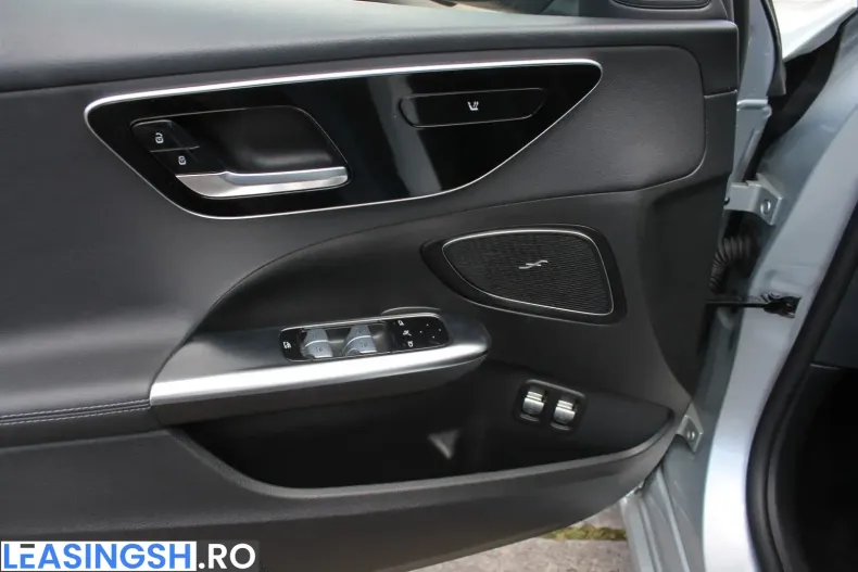 Mercedes-Benz C 300 (Clasa C) din 2023 cu 62.600 km - oferta MER238786 - foto 20