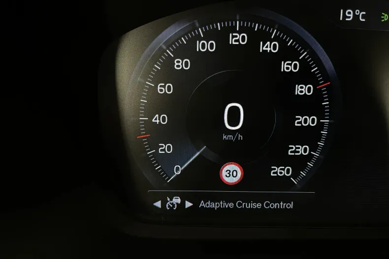 Volvo XC40 din 2020 cu 109.615 km - oferta VOL238812 - foto 23