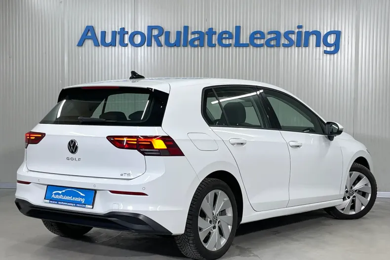 Volkswagen Golf din 2023 cu 27.048 km - oferta VOL238821 - foto 3