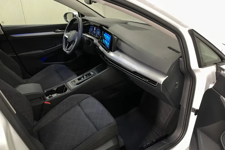 Volkswagen Golf din 2023 cu 27.048 km - oferta VOL238821 - foto 10
