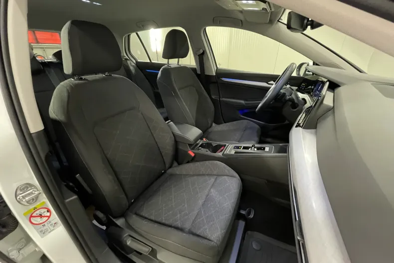 Volkswagen Golf din 2023 cu 27.048 km - oferta VOL238821 - foto 11