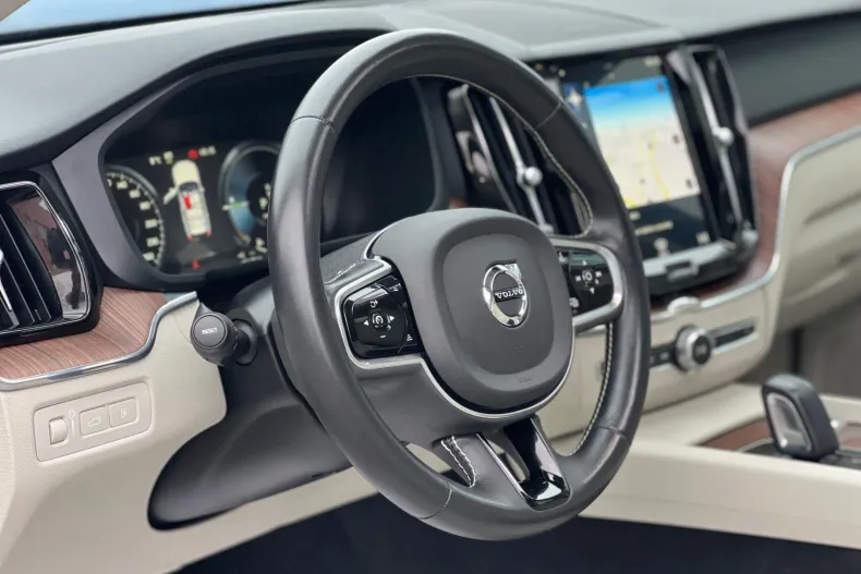 Volvo XC60 din 2020 cu 71.368 km - oferta VOL238847 - foto 11