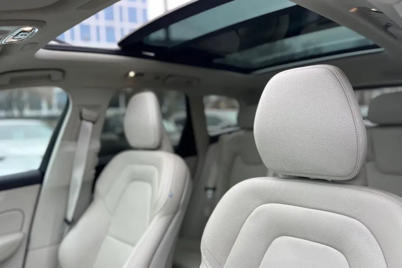 Volvo XC60 din 2020 cu 71.368 km - oferta VOL238847 - foto 15