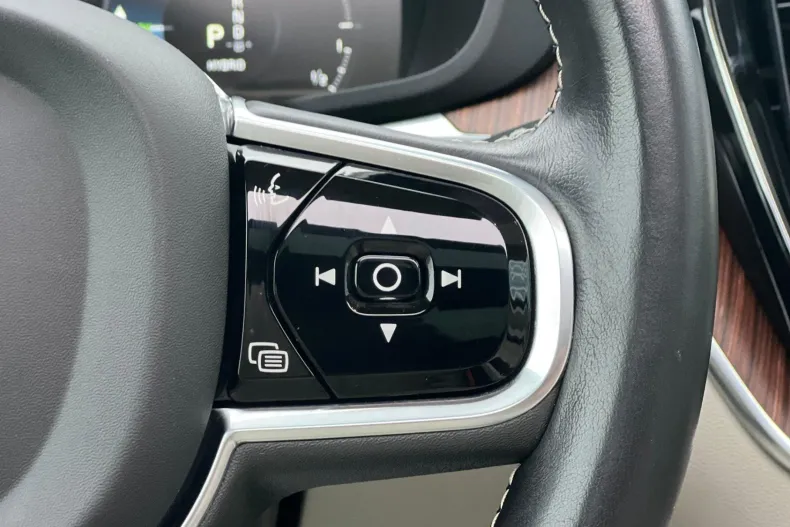 Volvo XC60 din 2020 cu 71.368 km - oferta VOL238847 - foto 21
