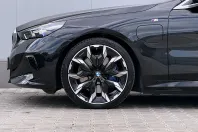 BMW 550e (Seria 5) din 2024 cu 37.022 km - oferta BMW238869 - foto 13