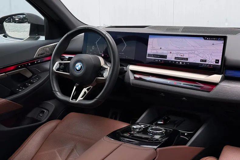 BMW 550e (Seria 5) din 2024 cu 37.022 km - oferta BMW238869 - foto 20