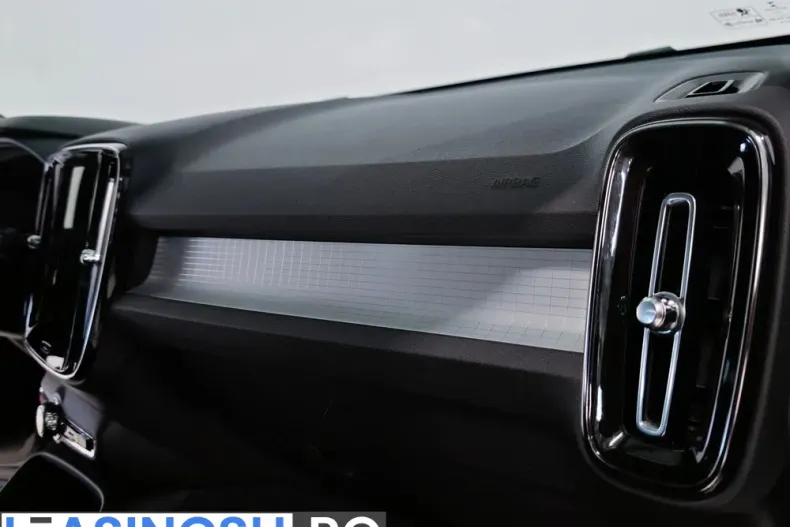 Volvo XC40 din 2021 cu 121.812 km - oferta VOL238886 - foto 19
