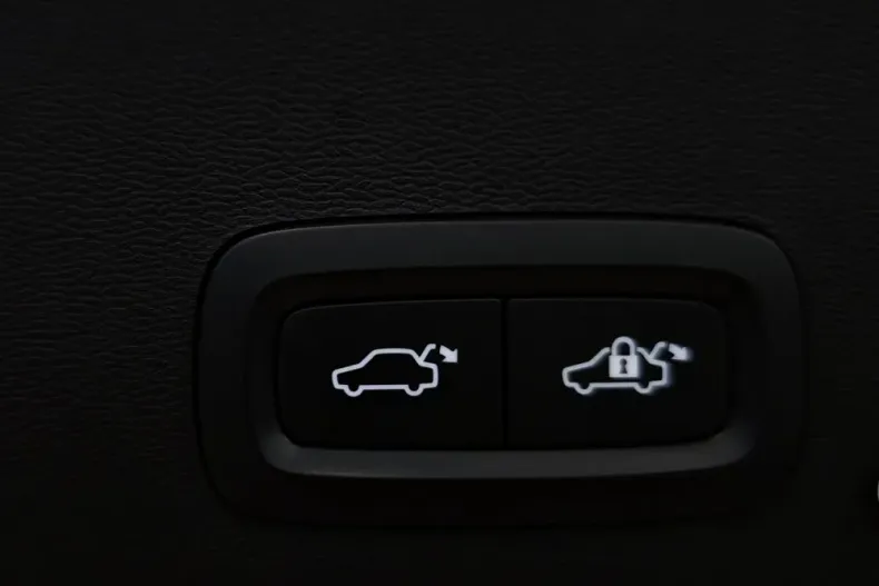 Volvo XC40 din 2021 cu 121.812 km - oferta VOL238886 - foto 24