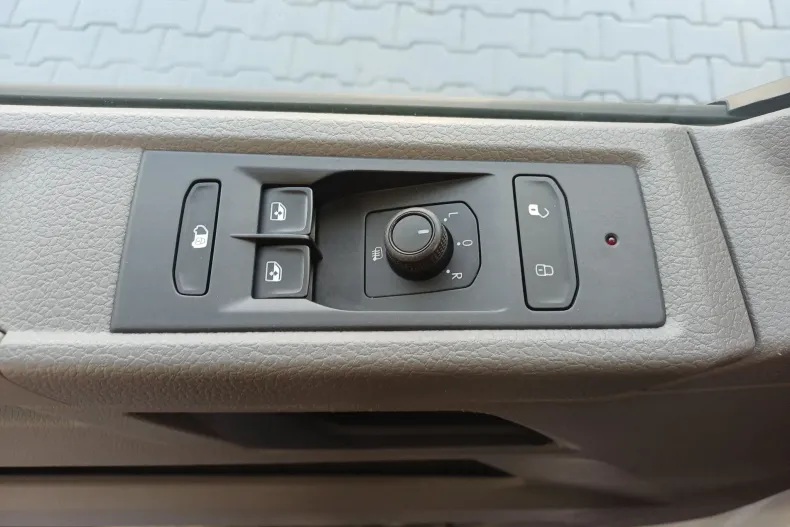 Volkswagen Transporter din 2021 cu 150.217 km - oferta VOL238899 - foto 6