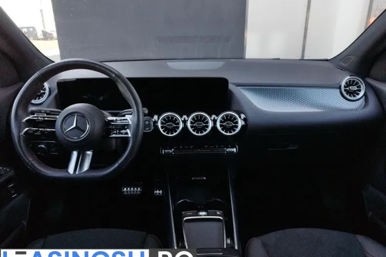 Mercedes-Benz GLA 200 (Clasa GLA) din 2023 cu 30.001 km - oferta MER238905 - foto 11