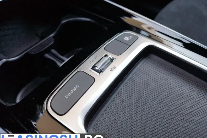 Mercedes-Benz GLA 200 (Clasa GLA) din 2023 cu 30.001 km - oferta MER238905 - foto 18