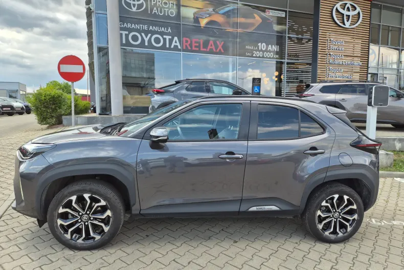 Toyota Yaris Cross din 2025 cu 10.865 km - oferta TOY238914 - foto 4