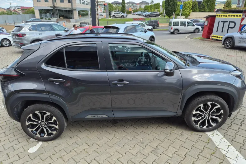 Toyota Yaris Cross din 2025 cu 10.865 km - oferta TOY238914 - foto 5