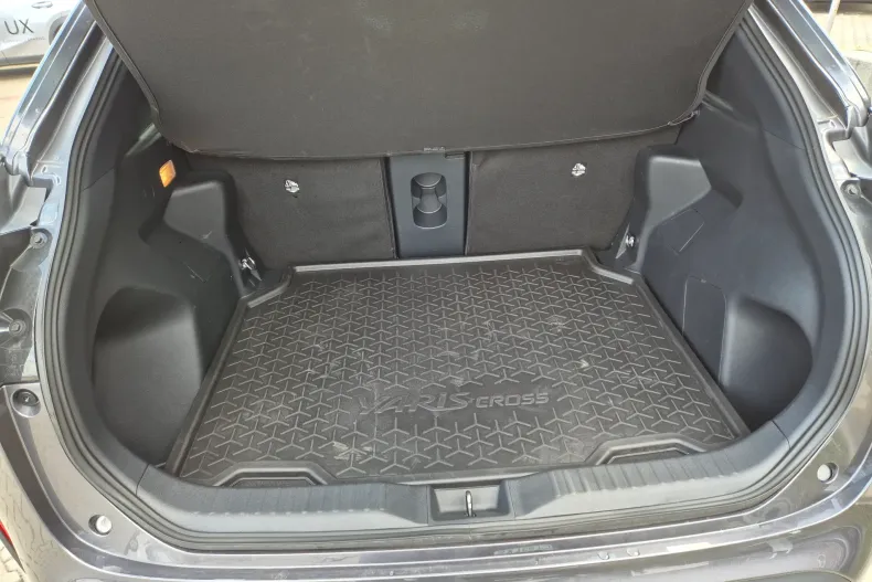 Toyota Yaris Cross din 2025 cu 10.865 km - oferta TOY238914 - foto 9