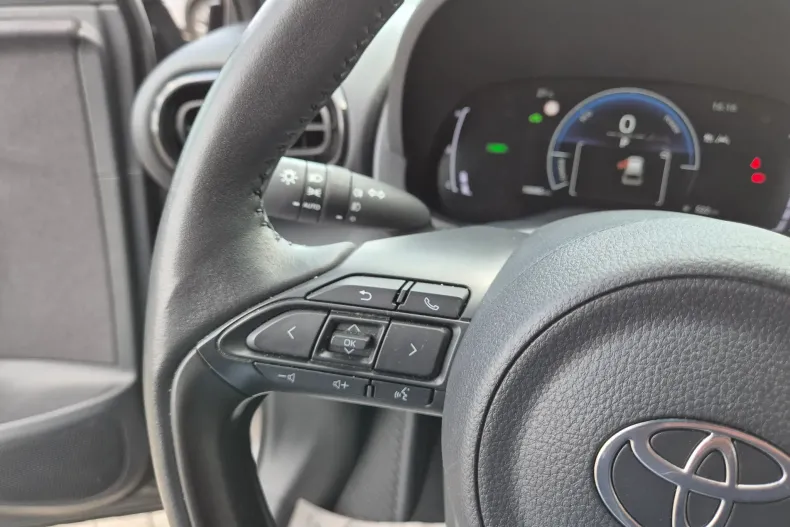 Toyota Yaris Cross din 2025 cu 10.865 km - oferta TOY238914 - foto 20