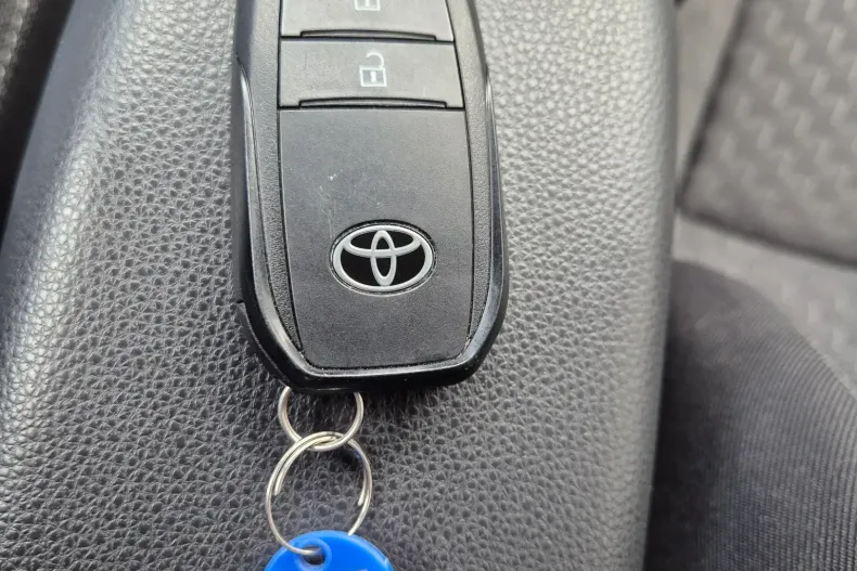 Toyota Yaris Cross din 2025 cu 10.865 km - oferta TOY238914 - foto 30
