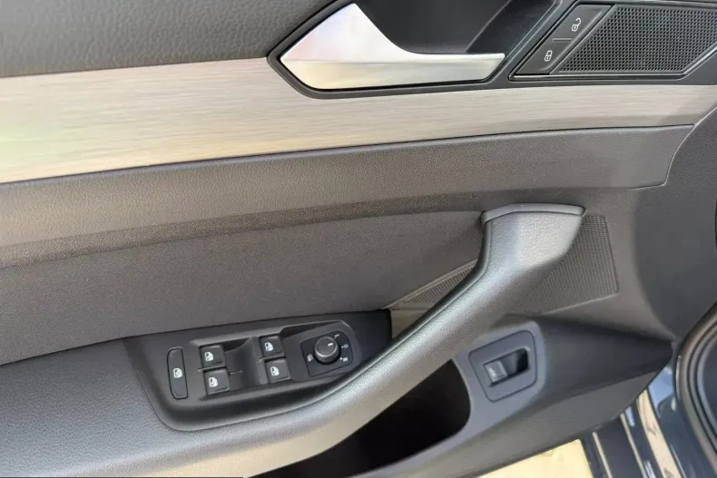 Volkswagen Passat din 2021 cu 29.159 km - oferta VOL238926 - foto 9