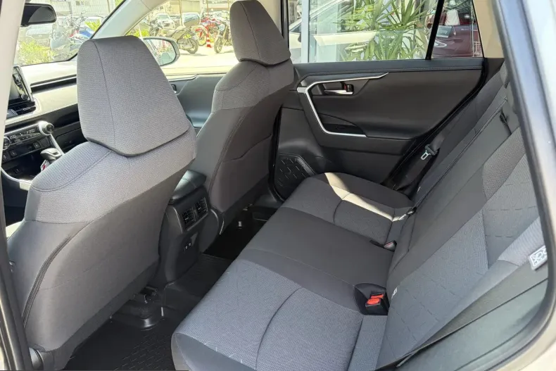 Toyota RAV4 din 2020 cu 96.465 km - oferta TOY238932 - foto 9