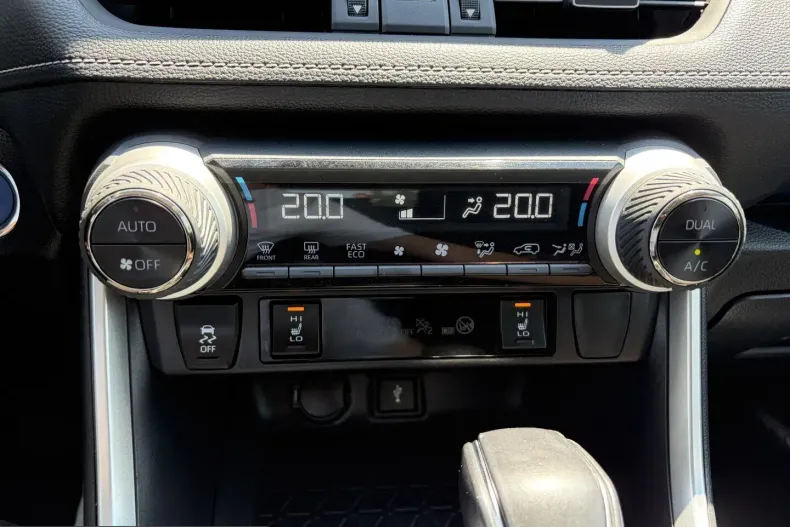 Toyota RAV4 din 2020 cu 96.465 km - oferta TOY238932 - foto 29