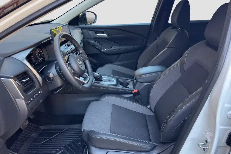 Nissan Qashqai din 2025 cu 29.500 km - oferta NIS238936 - foto 6