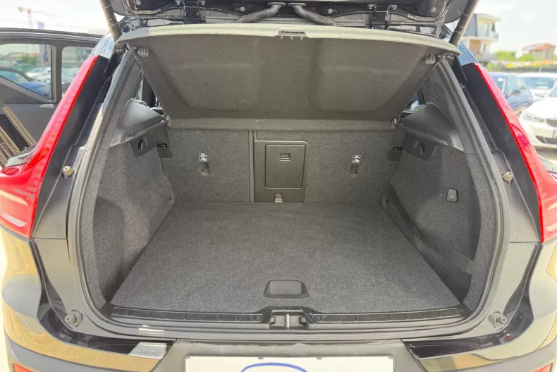 Volvo XC40 din 2020 cu 117.697 km - oferta VOL238949 - foto 18