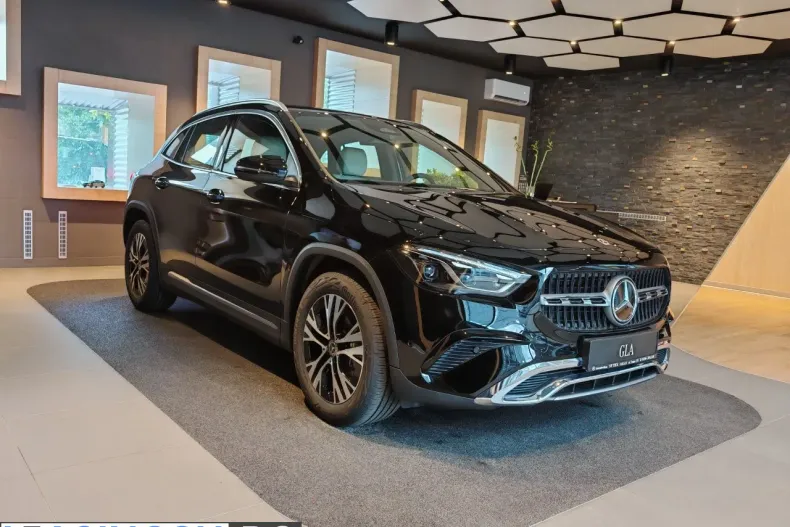 Mercedes-Benz GLA 180 (Clasa GLA) din 2026 cu 1 km - oferta MER238955 - foto 1