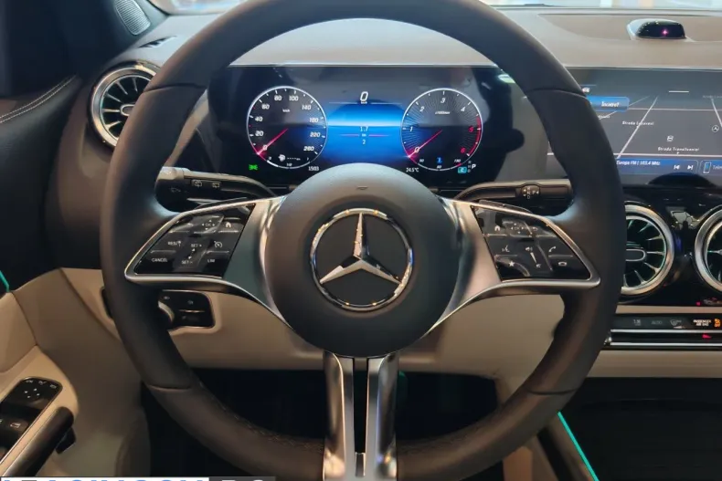 Mercedes-Benz GLA 180 (Clasa GLA) din 2026 cu 1 km - oferta MER238955 - foto 20