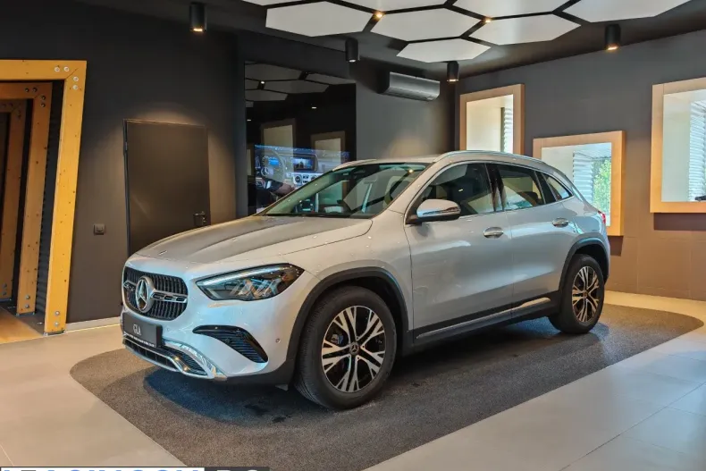 Mercedes-Benz GLA 180 (Clasa GLA) din 2026 cu 1 km - oferta MER238956 - foto 9