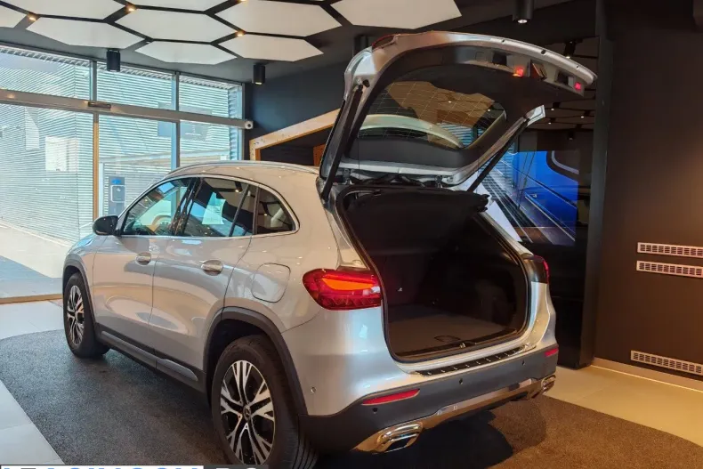 Mercedes-Benz GLA 180 (Clasa GLA) din 2026 cu 1 km - oferta MER238956 - foto 14
