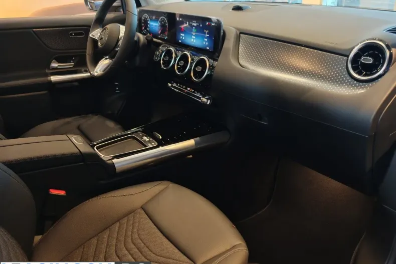 Mercedes-Benz GLA 180 (Clasa GLA) din 2026 cu 1 km - oferta MER238956 - foto 20