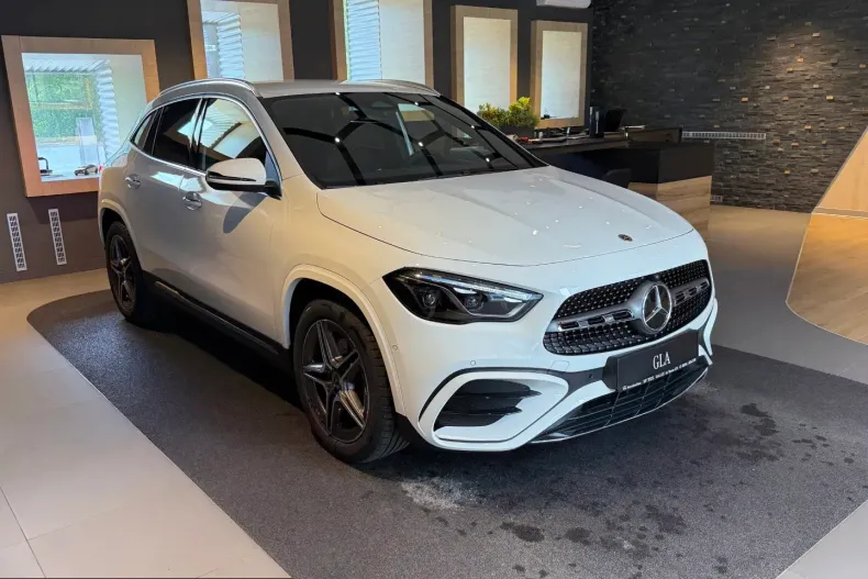 Mercedes-Benz GLA 200 (Clasa GLA) din 2026 cu 1 km - oferta MER238957 - foto 3