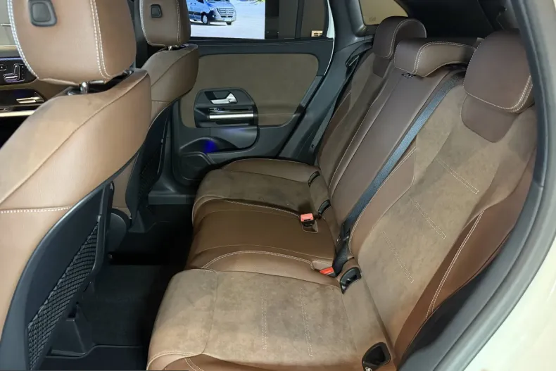 Mercedes-Benz GLA 200 (Clasa GLA) din 2026 cu 1 km - oferta MER238957 - foto 8