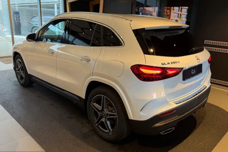 Mercedes-Benz GLA 200 (Clasa GLA) din 2026 cu 1 km - oferta MER238957 - foto 9