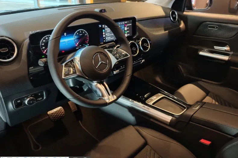 Mercedes-Benz GLA 180 (Clasa GLA) din 2026 cu 1 km - oferta MER238962 - foto 2
