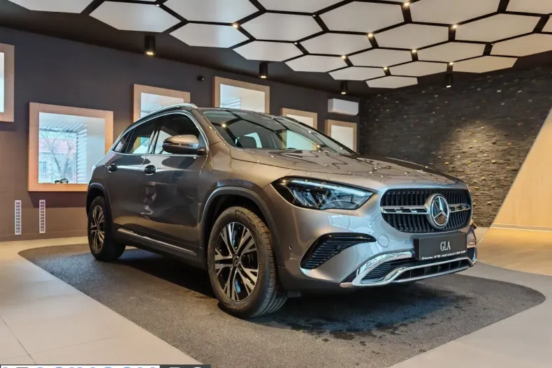 Mercedes-Benz GLA 180 (Clasa GLA) din 2026 cu 1 km - oferta MER238962 - foto 3