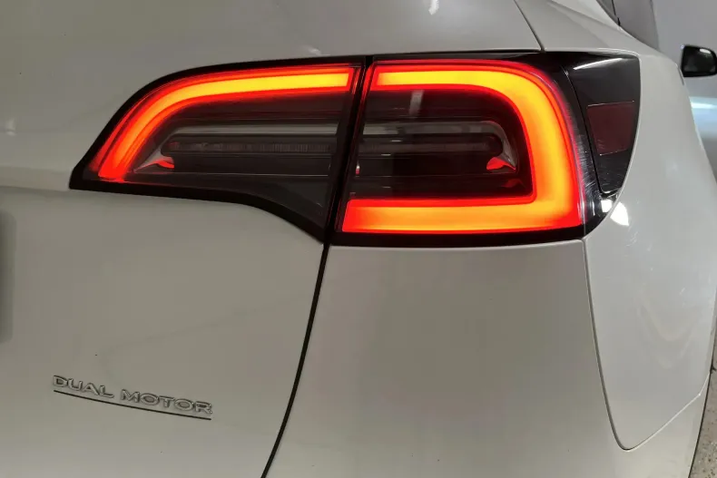 Tesla Model Y din 2023 cu 109.438 km - oferta TES238968 - foto 28