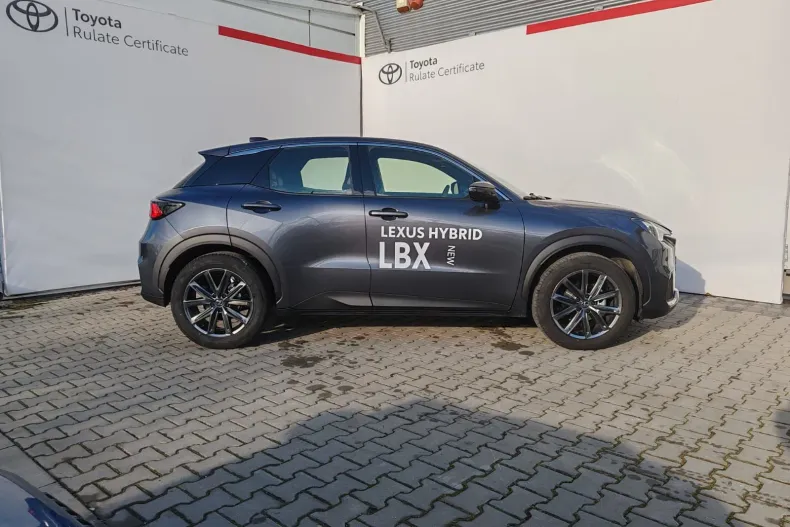 Lexus LBX din 2025 cu 3.520 km - oferta LEX238976 - foto 1