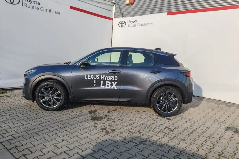 Lexus LBX din 2025 cu 3.520 km - oferta LEX238976 - foto 4