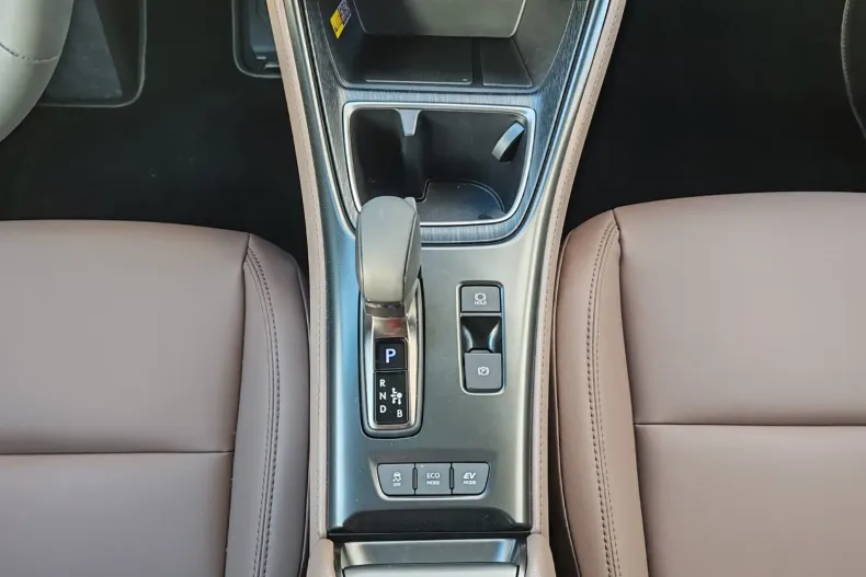 Lexus LBX din 2025 cu 3.520 km - oferta LEX238976 - foto 12