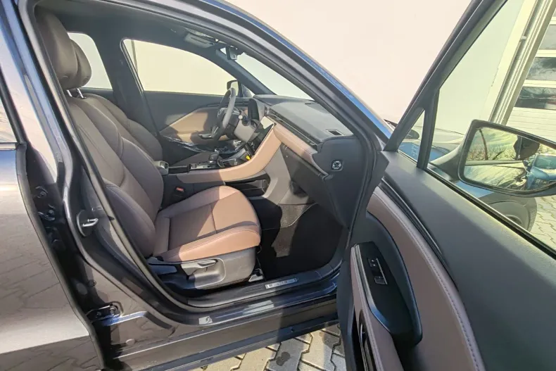 Lexus LBX din 2025 cu 3.520 km - oferta LEX238976 - foto 16