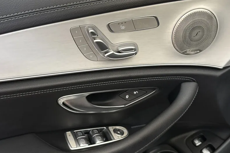 Mercedes-Benz E 300 (Clasa E) din 2021 cu 55.063 km - oferta MER238980 - foto 15