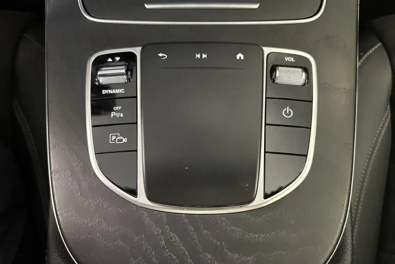 Mercedes-Benz E 300 (Clasa E) din 2021 cu 55.063 km - oferta MER238980 - foto 18