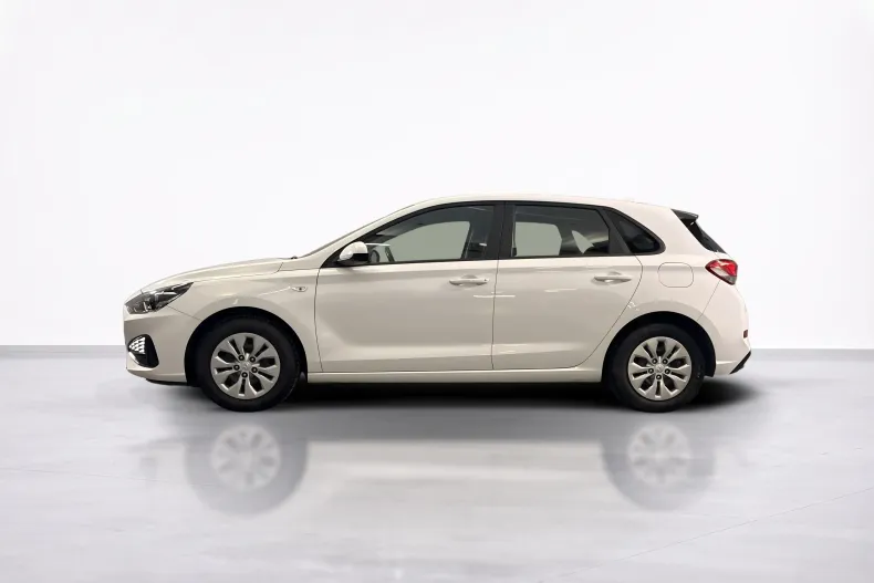 Hyundai i30 din 2023 cu 18.839 km - oferta HYU238984 - foto 2