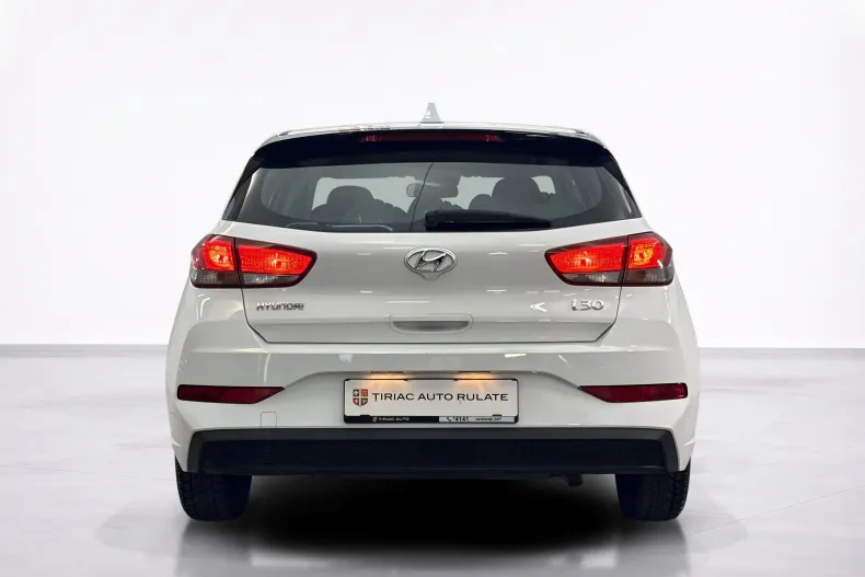 Hyundai i30 din 2023 cu 18.839 km - oferta HYU238984 - foto 4