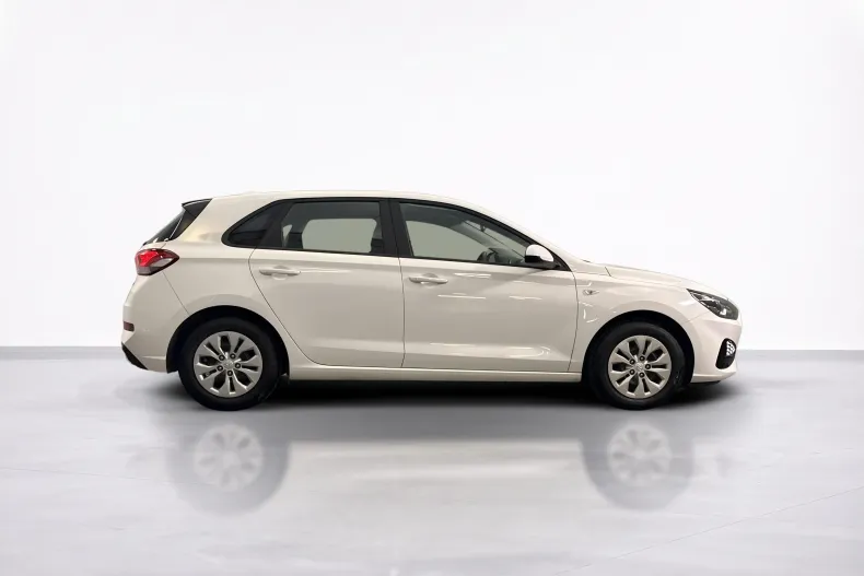 Hyundai i30 din 2023 cu 18.839 km - oferta HYU238984 - foto 6