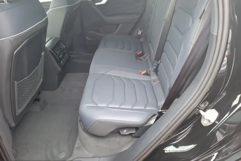 Volkswagen Touareg din 2025 cu 2.500 km - oferta VOL238997 - foto 10
