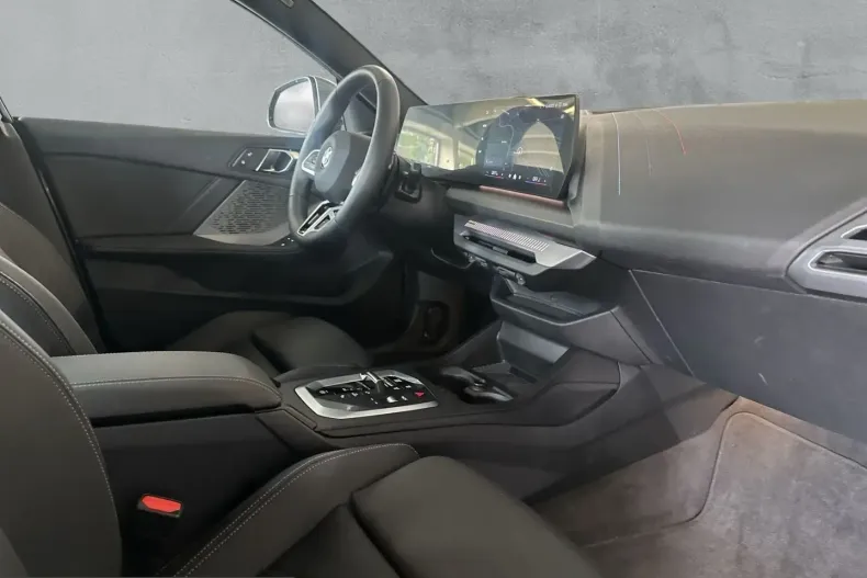 BMW 220i (Seria 2) din 2025 cu 14.699 km - oferta BMW239025 - foto 12