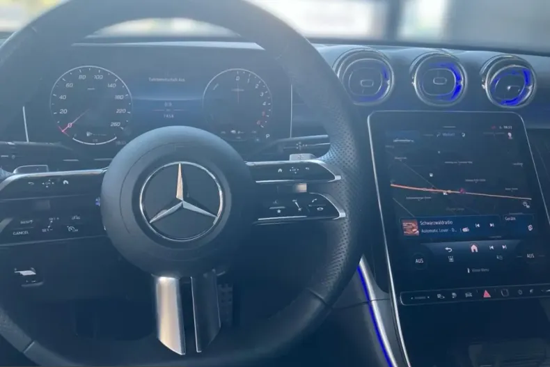Mercedes-Benz C 300 (Clasa C) din 2025 cu 12.900 km - oferta MER239028 - foto 7