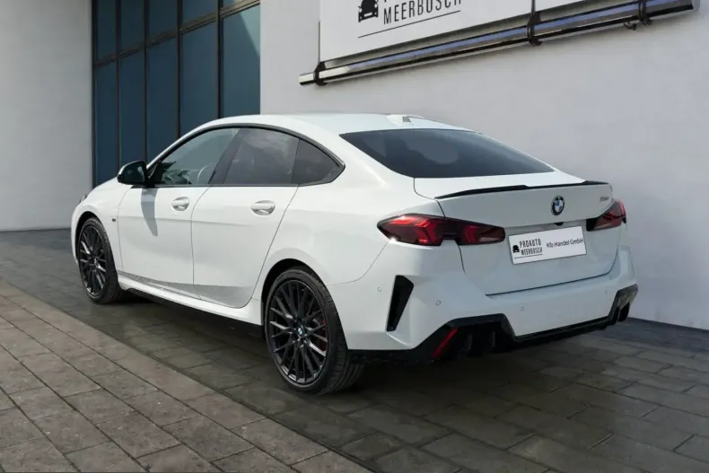 BMW 220i (Seria 2) din 2025 cu 15.800 km - oferta BMW239032 - foto 2